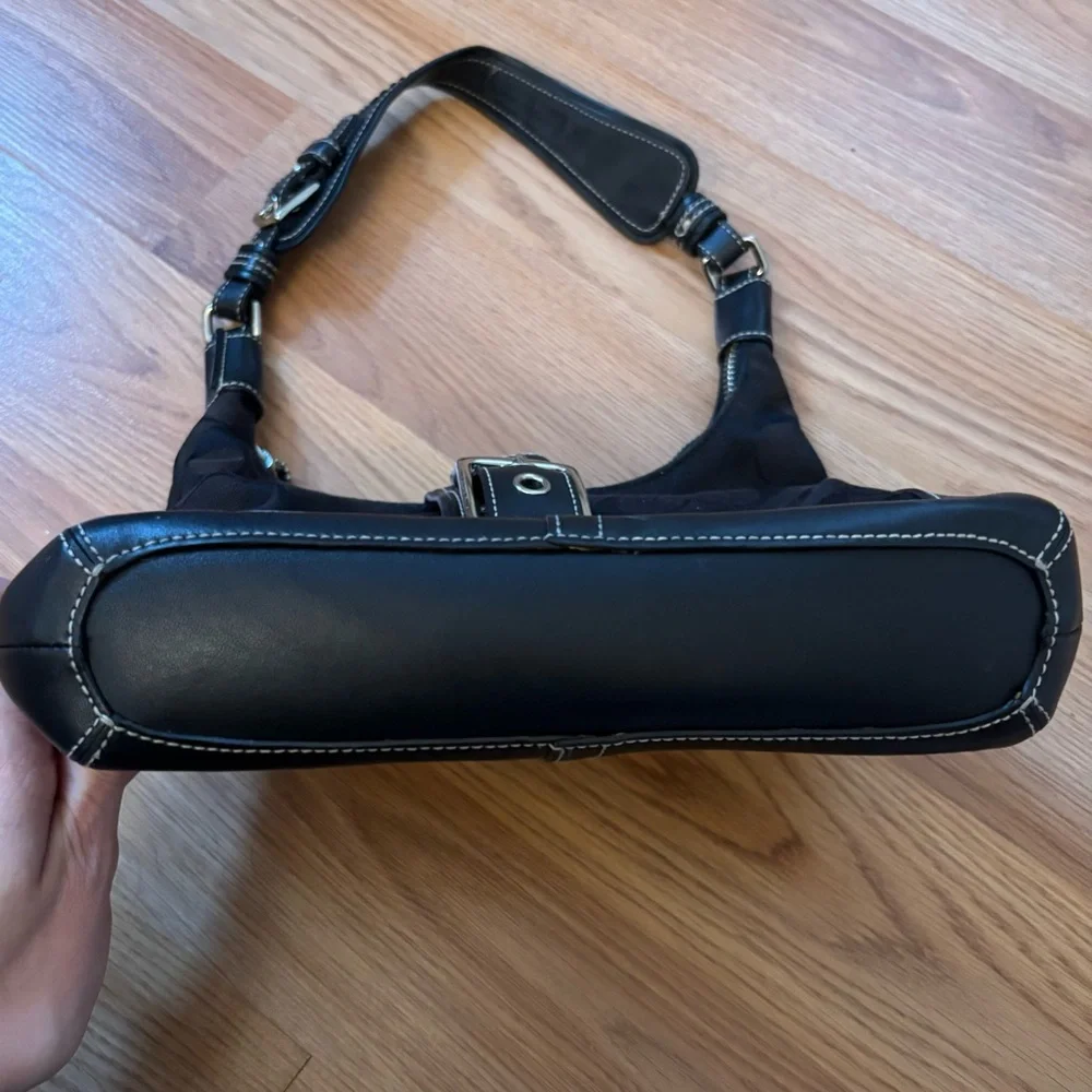 VINTAGE Coach 6823 Black Signature C Soho Shoulder Bag - Picture 9 of 10